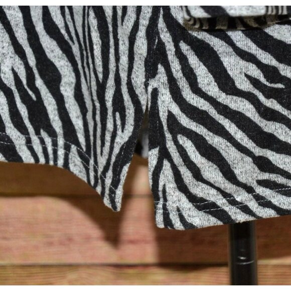 Rebecca Malone Womens Gray Studded Animal Print Cowl Neck Sweater Plus Size 2X - Picture 6 of 10